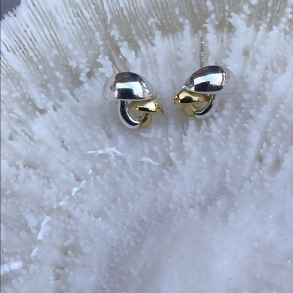 - - Sterling Silver mushroom 🍄 🍄Earrings